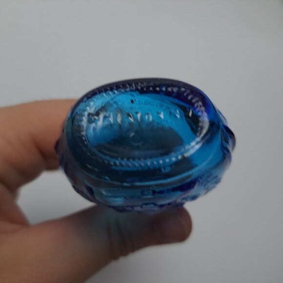 Wheaton Cerulean Blue Embossed Miniature Glass Bottle Decorative Vintage Piece - Picture 14 of 16